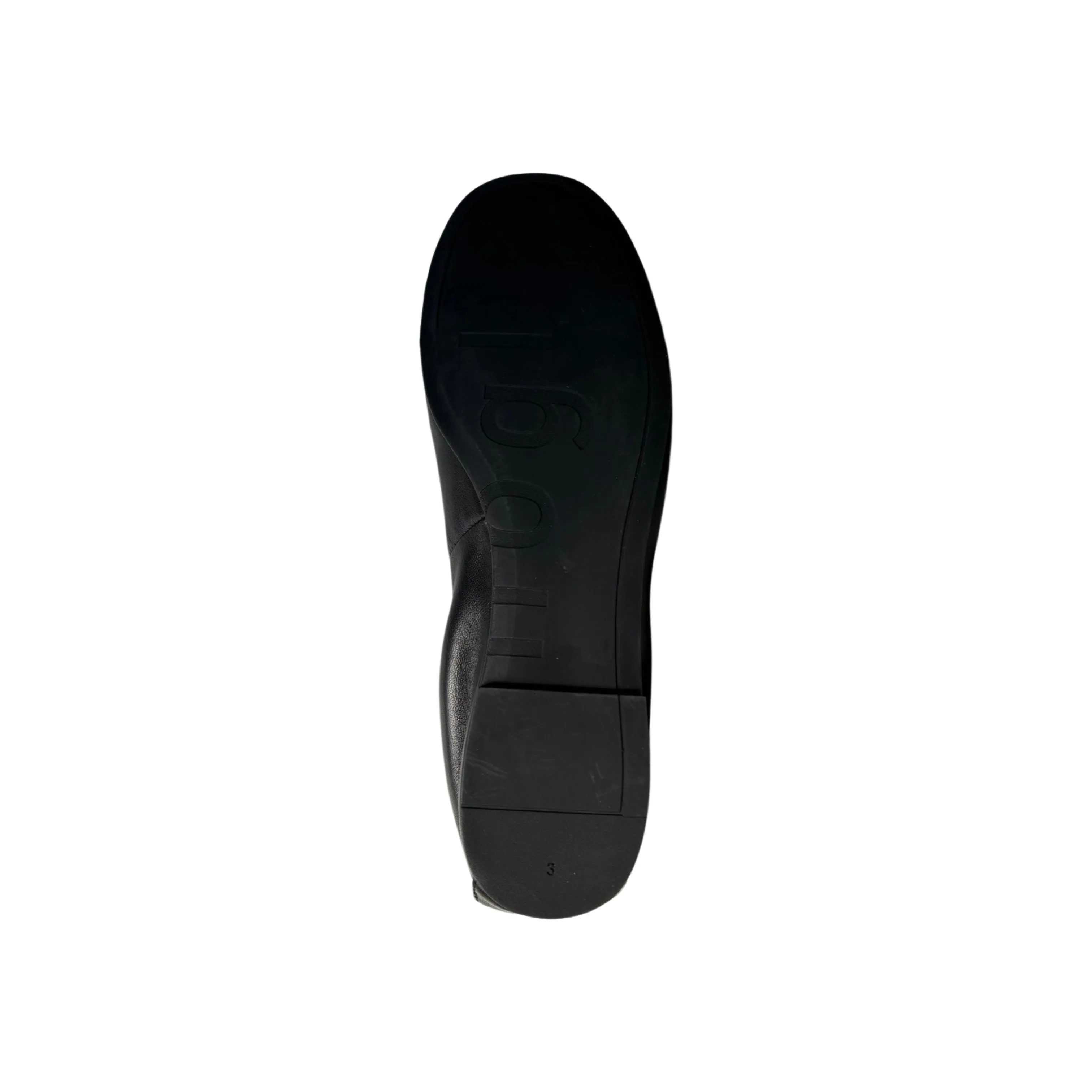 100520 Black Round Toe Flat