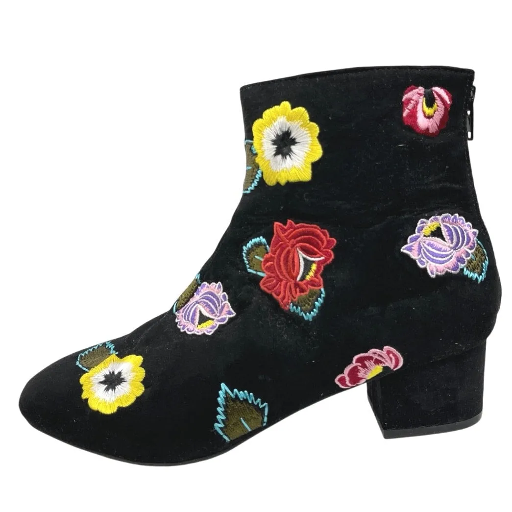 Betsey Johnson Twiggy Black Floral Embroidered Faux Suede Ankle Boots Booties 9M