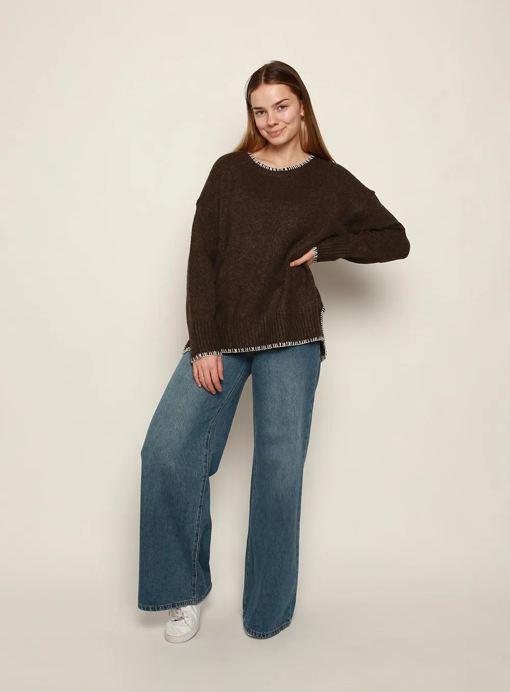 Ellidy Contrast Trim Knit in Chocolate