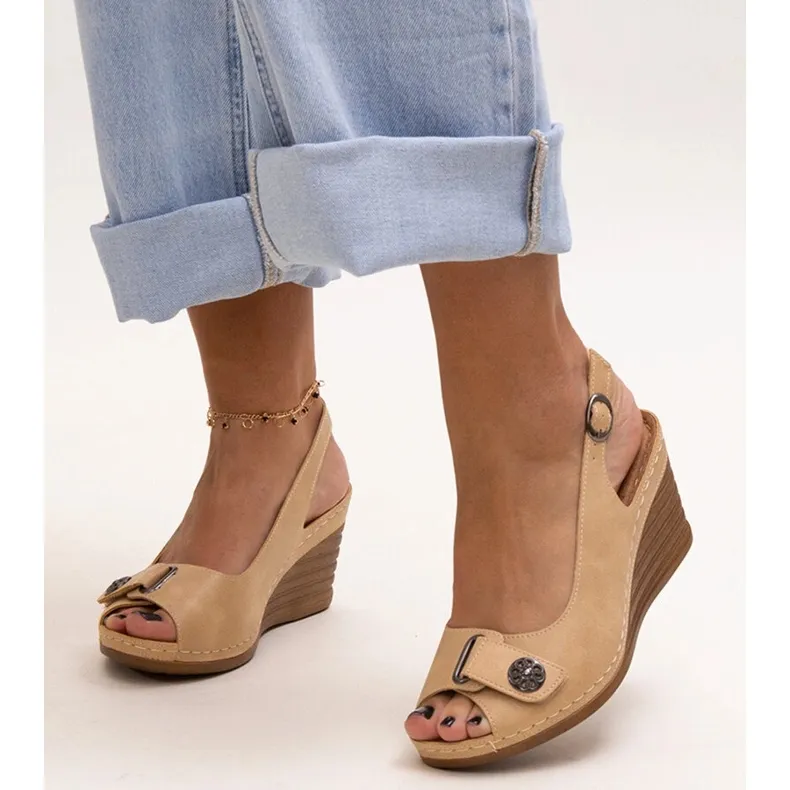 Evento Beige wedge sandals from Lundblad