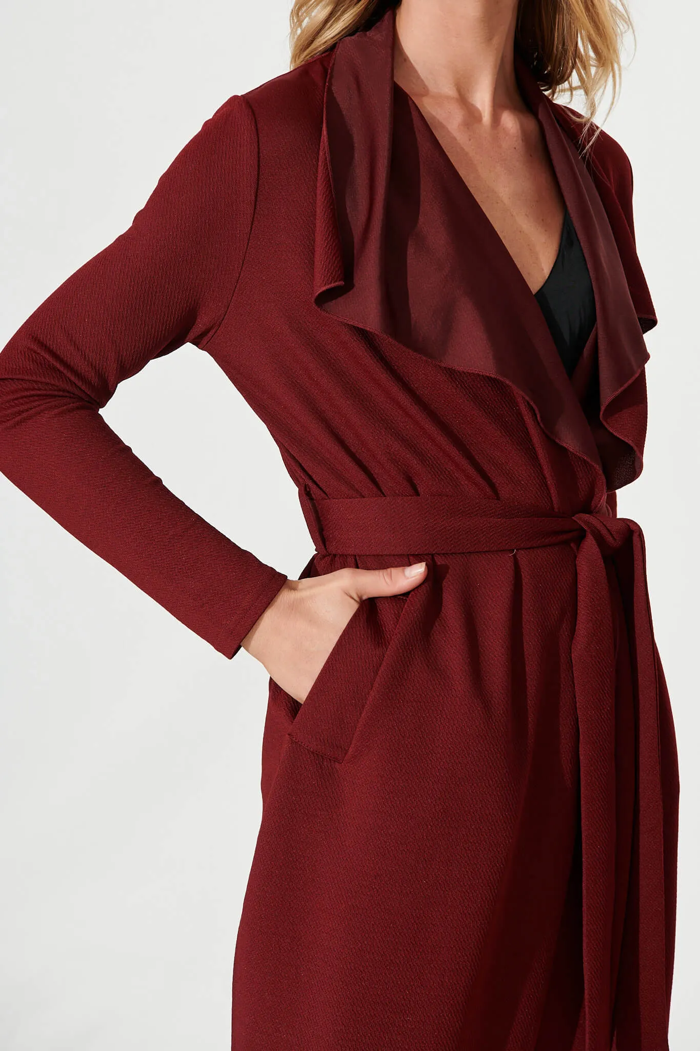 Jolie Midi Coat In Burgundy