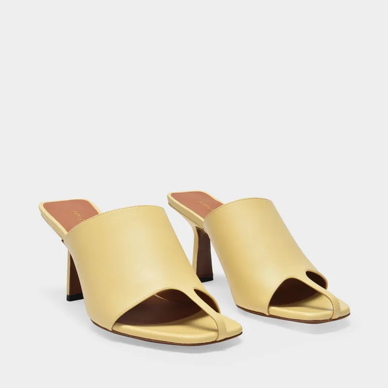 Jumel Sandals in Beige Leather