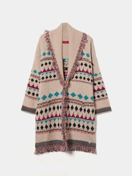 Jacquard coat with knitted design.