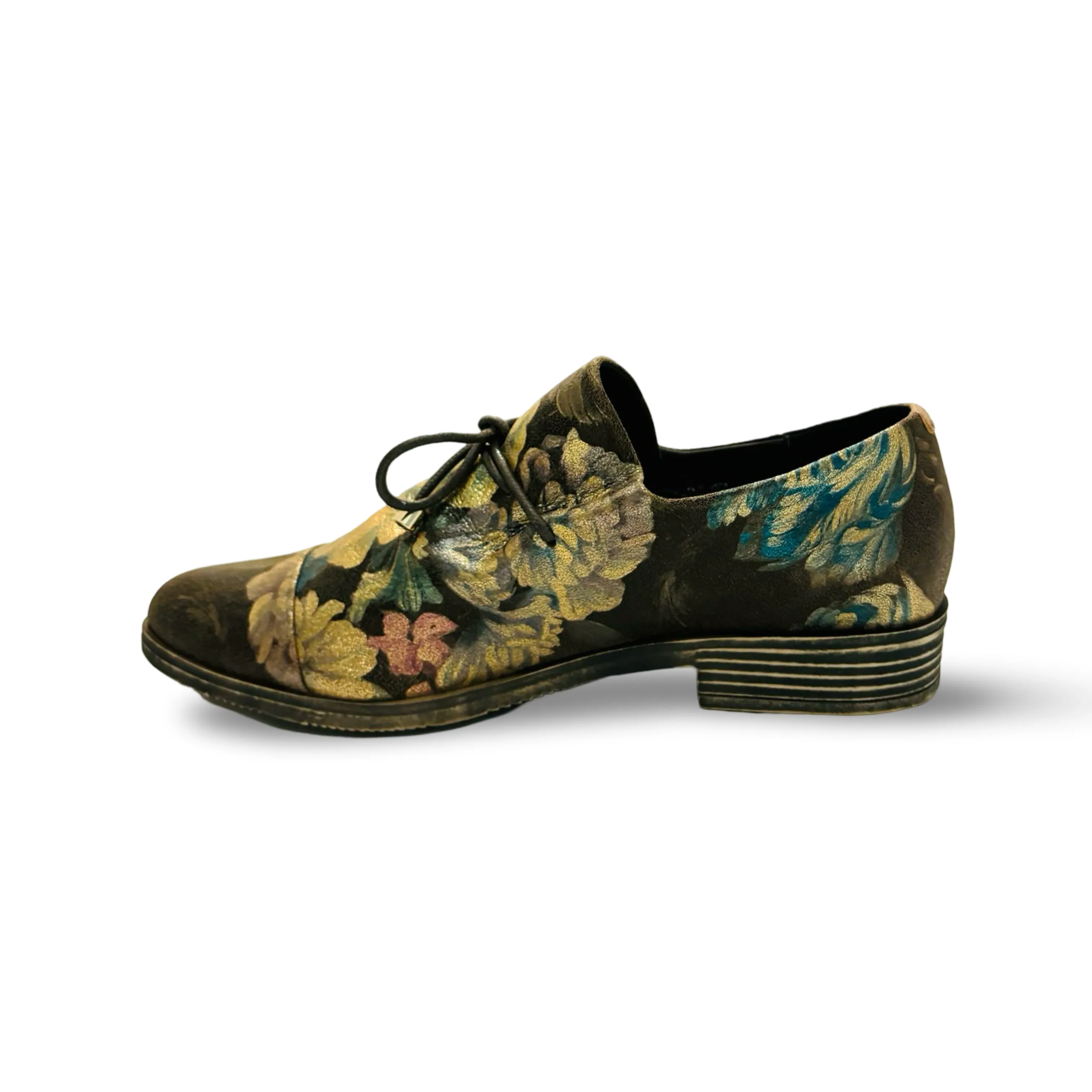 Kotty Blue Metal Floral Flat