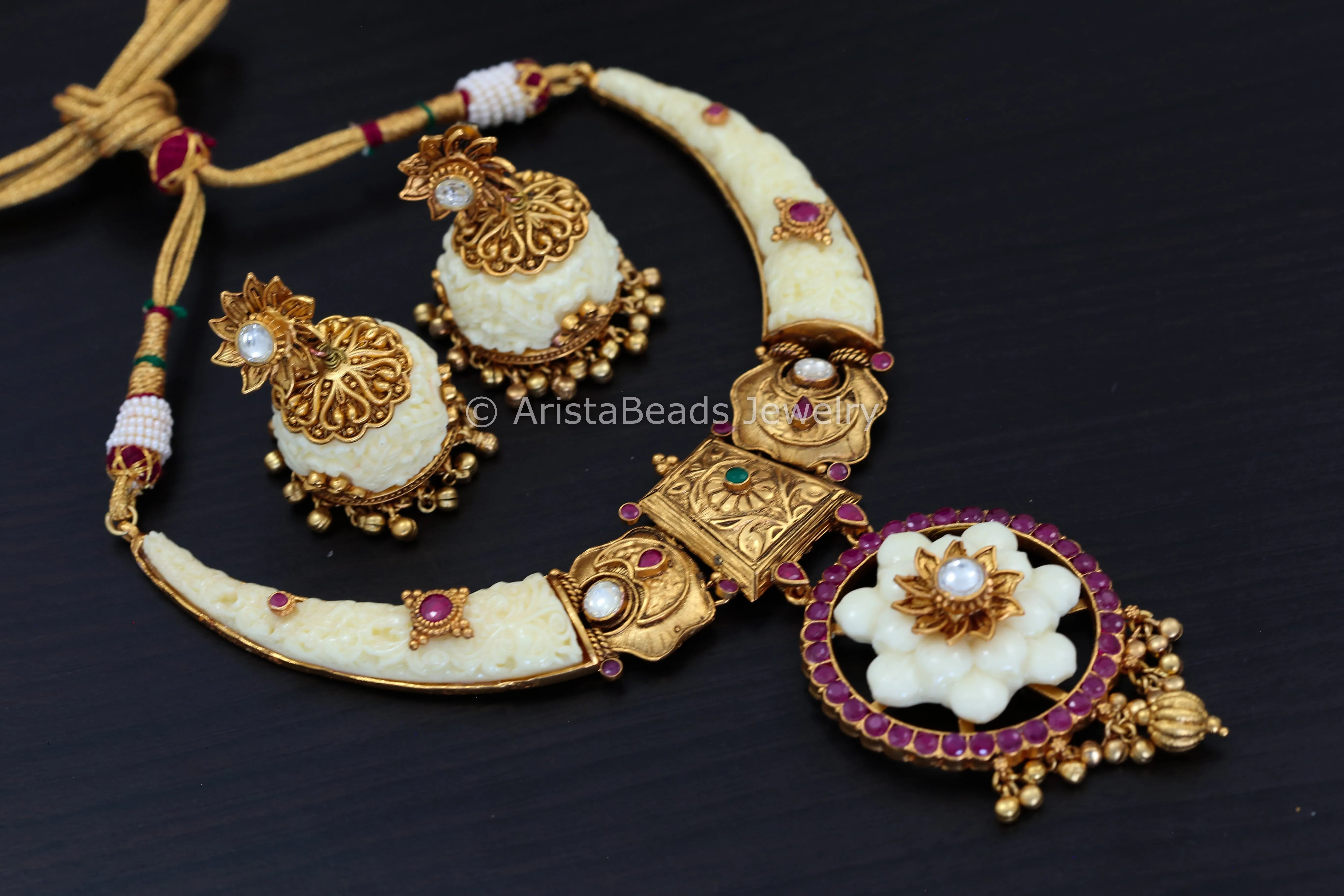 Kundan Ivory Hasli Necklace Set