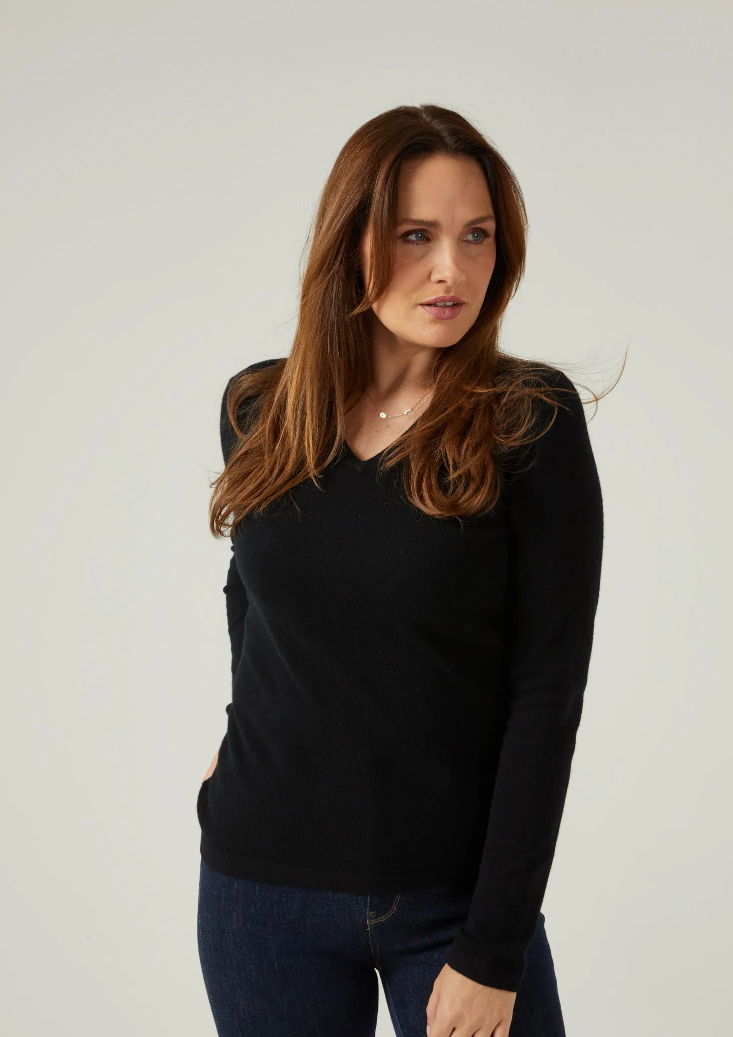 Ladies Geelong Lambswool Vee Neck Jumper In Black | Ladies Jumpers - Alan Paine UK