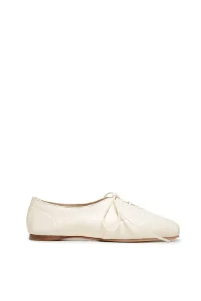 Maya Flat Shoe in Cream Leather