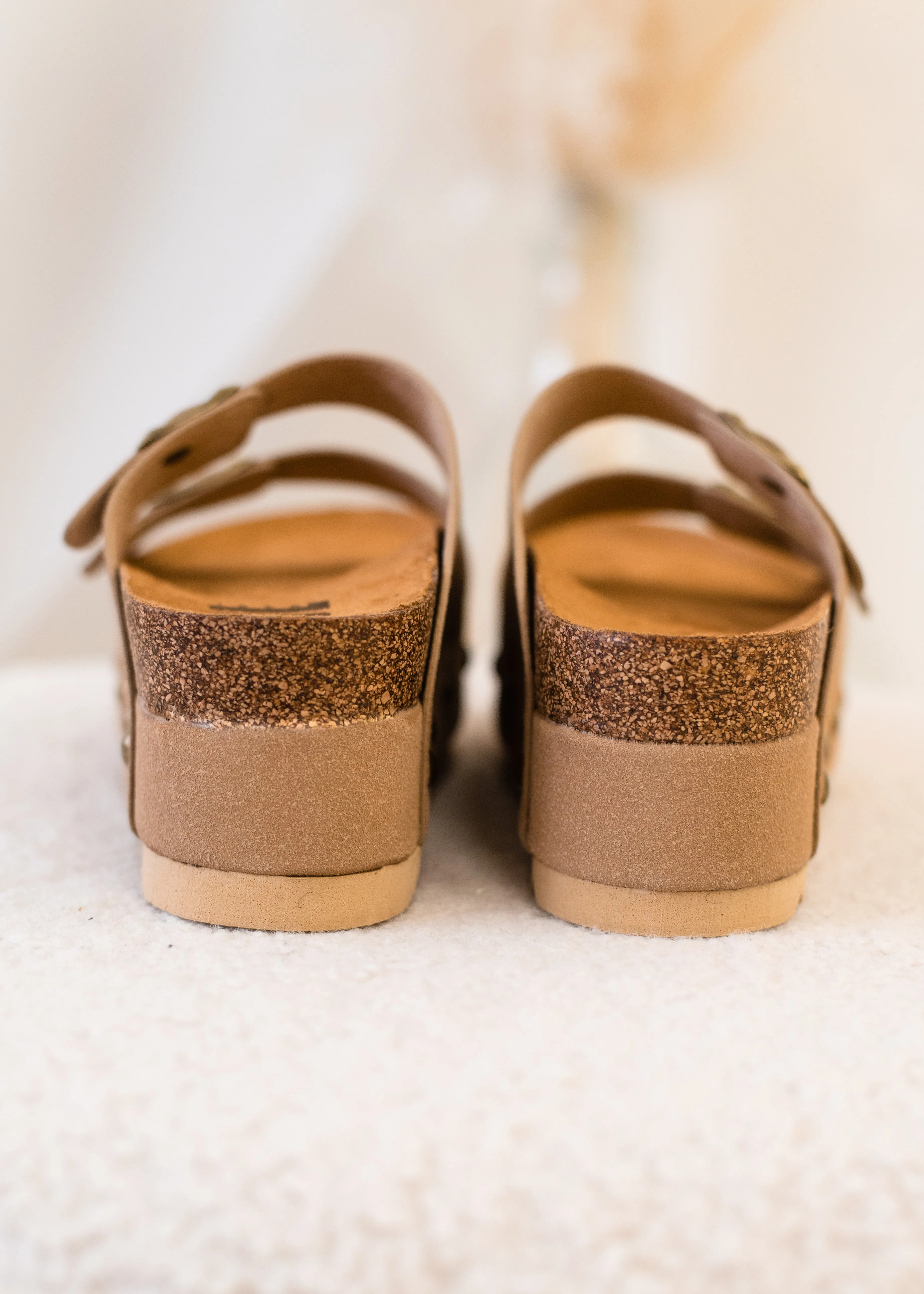 Pueblo Sandal made of Suede Material