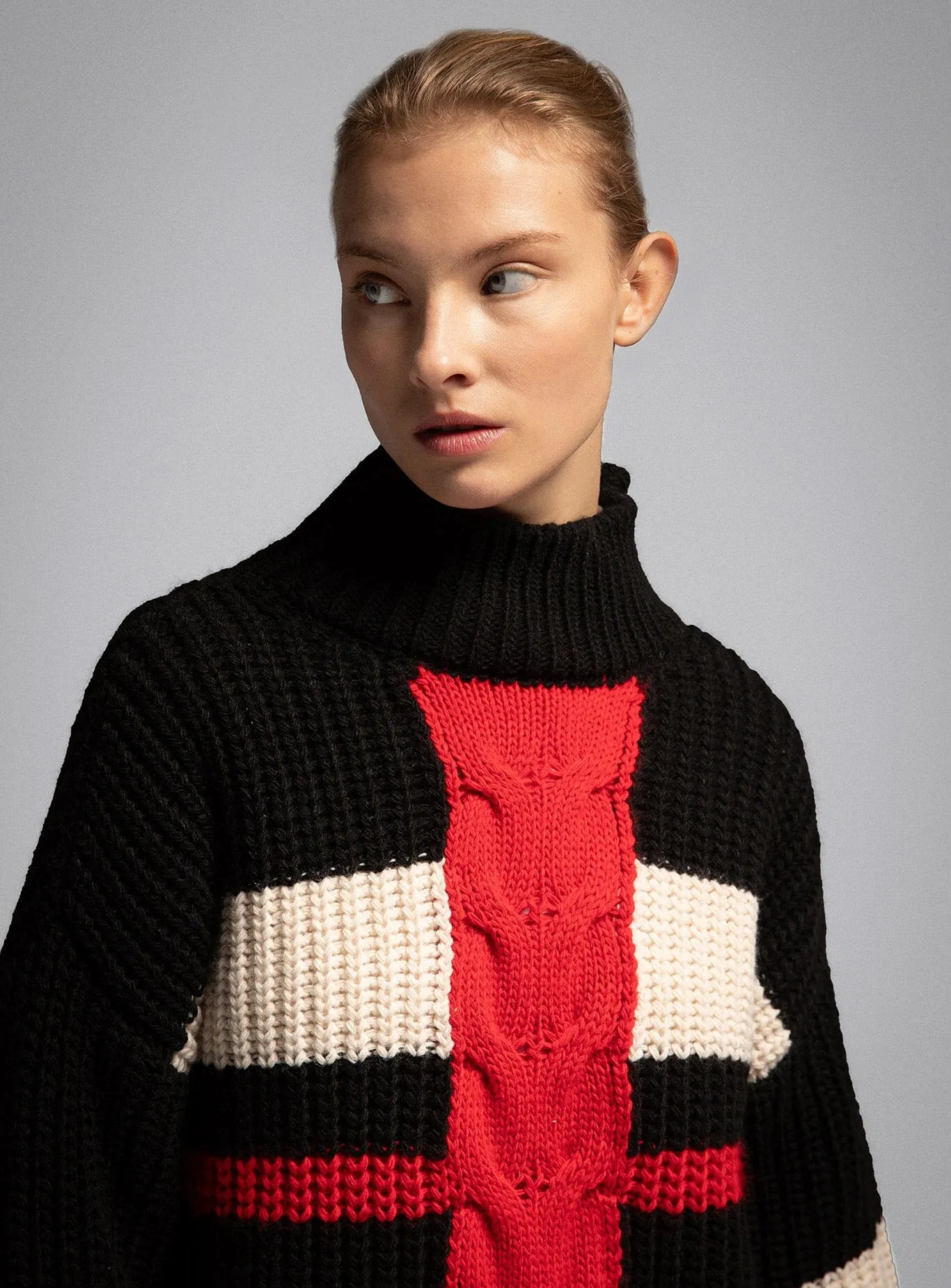 ROMEO TURTLE NECK KNIT