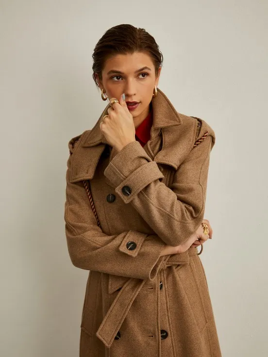 Hooded wool coat
