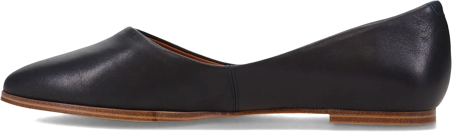 ZODIAC Women's Hill Flat